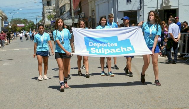 desfile suipacha